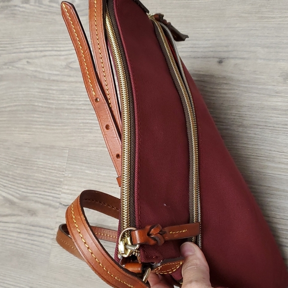 Dooney & Bourke crossbody - Picture 5 of 10